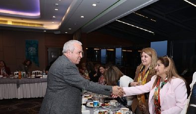 Başkan Şadi Özdemir kadınlarla iftarda buluştu