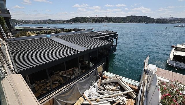 Boğaz’da Kaçak Yapılaşmaya Geçit Yok: İBB Yıkım Sürecini Başlattı