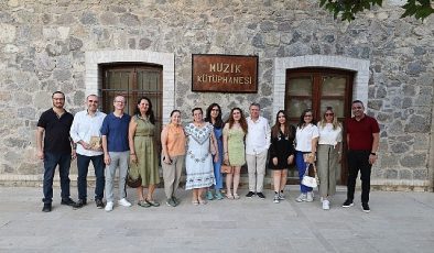 Büyükşehir’in yazarlık atölyesi ‘Anlatılmayan Öyküler’ kitabıyla ilk meyvesini verdi