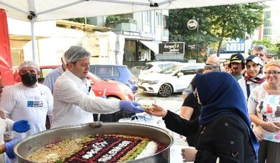 Kadıköy’de 21 mahallede aşure ikramı