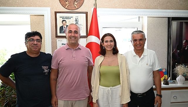 Kemer’in gururu Öztürk’ten Başkan Topaloğlu’na ziyaret