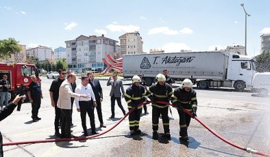 Nevşehir Belediyesi, Türkiye’nin İlk Elektrikli Araç Yangınına Özel Söndürme Sistemi Geliştirdi