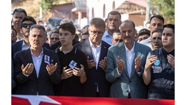 Yangının kahraman şehidi son yolculuğuna uğurlandı